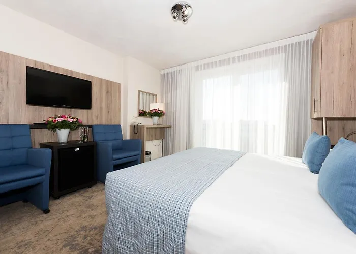 Strandhotel De Vassy 3*