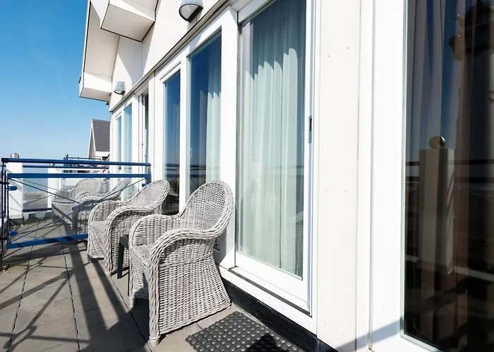 Strandhotel De Vassy 3*