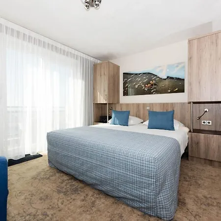 Strandhotel De Vassy אגמונד אן זי