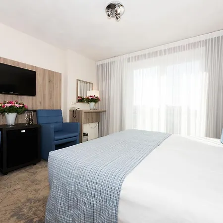 Strandhotel De Vassy 3*