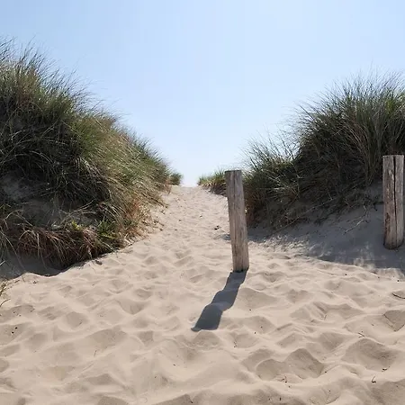 Strandhotel De Vassy 3* אגמונד אן זי