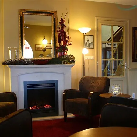 מלון Strandhotel De Vassy