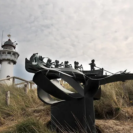 Strandhotel De Vassy מלון 3*